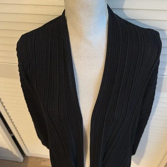 Amazing St. John Open Front Long Cardigan Size S